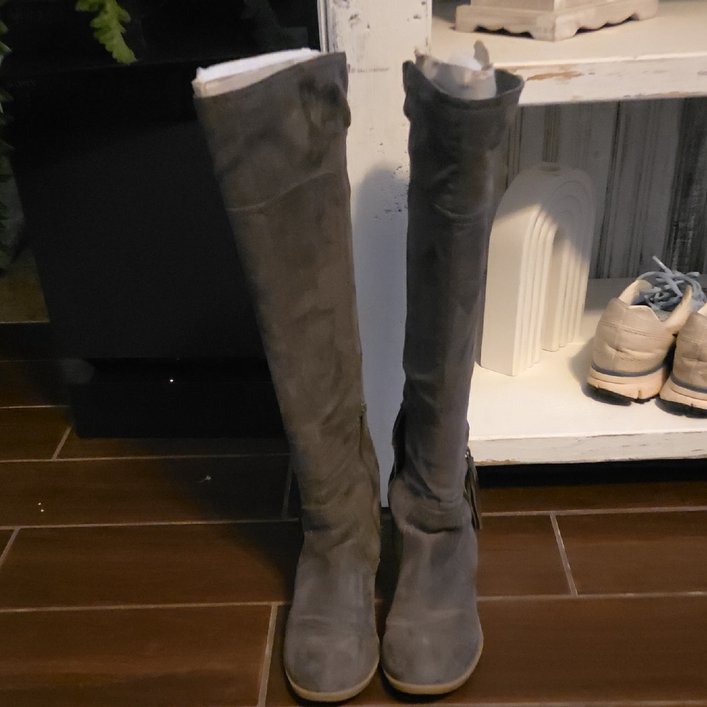 Stylish Gray Knee-High Women's Boots